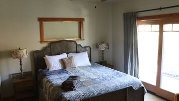 7 bedrooms, WiFi, bed sheets