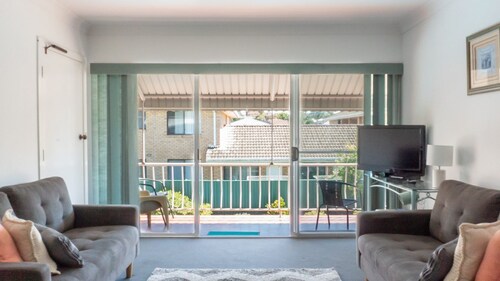Tamara Court - two minutes walk to Sawtell Village