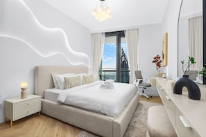 3 عدّة غرف نوم ومكواة/لوح كي وواي فاي وملاءات أسرّة