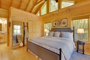 5 bedrooms, iron/ironing board, Internet, bed sheets - 12 Mi to Sugar Mtn! Group Getaway w/ 2 Decks (Banner Elk)