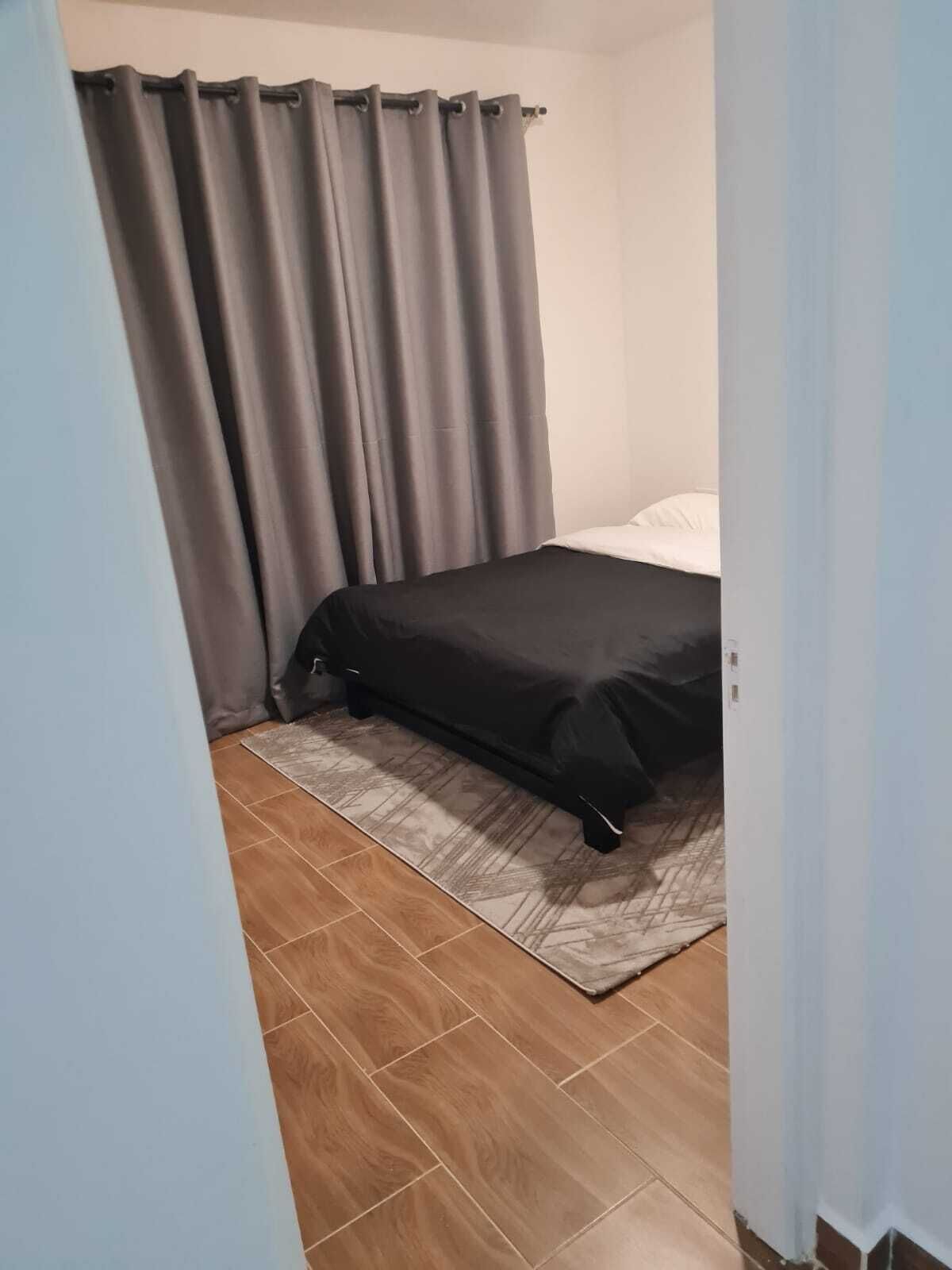 2 室のベッドルーム、アイロン / アイロン台、WiFi