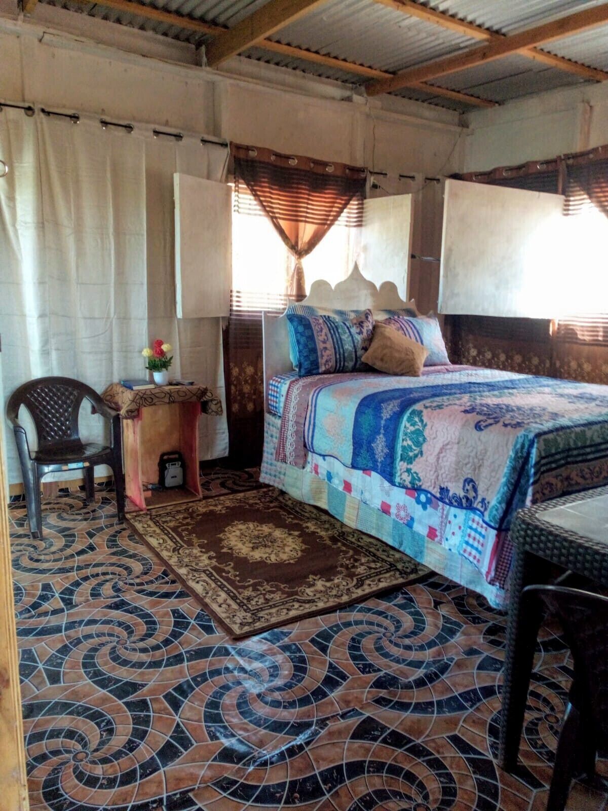 1 habitación, tabla de planchar con plancha, wifi gratis y ropa de cama 