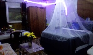 1 dormitorio, escritorio, tabla de planchar con plancha y wifi gratis