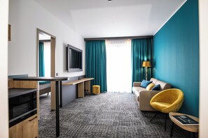 Suite | Hochwertige Bettwaren, Zimmersafe, Schreibtisch