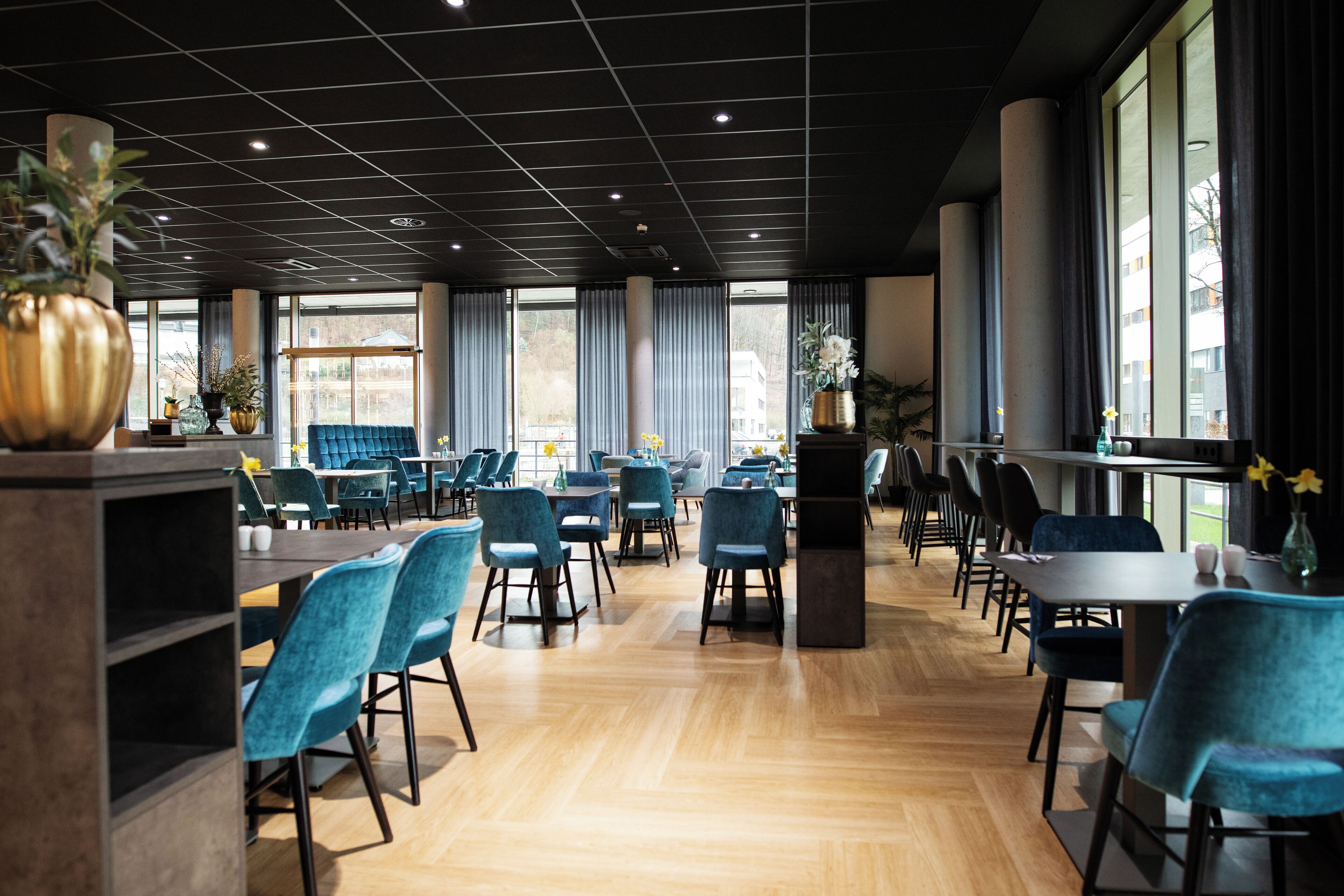 Tägliches Frühstücksbuffet (16 EUR pro Person)