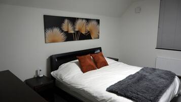 House | 2 bedrooms, iron/ironing board, cribs/infant beds, free WiFi