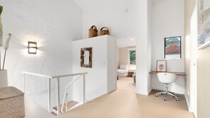 Interior - Little Cove Townhouse 9 - Adjacent to Noosa National Park as well as Hasting Street (Noosa Heads)