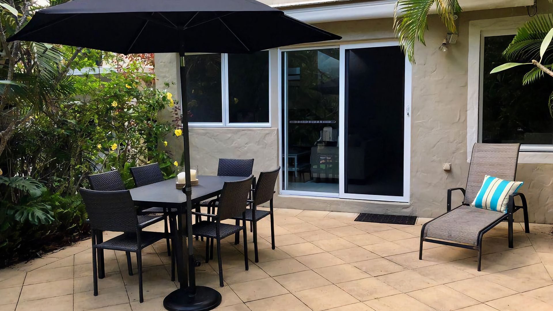 Little Cove Townhouse 9 - Adjacent to Noosa National Park as well as Hasting Street