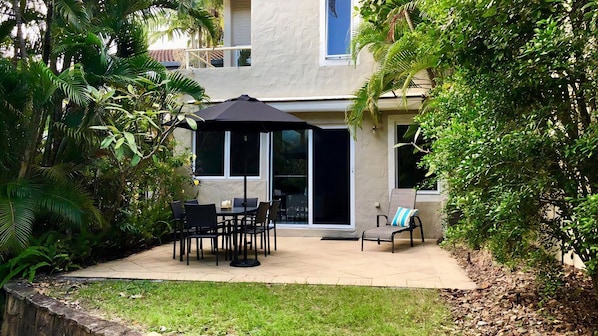 Outdoor dining