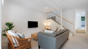 Smart TV, DVD player