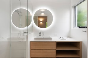 Combinazione doccia/vasca, asciugamani