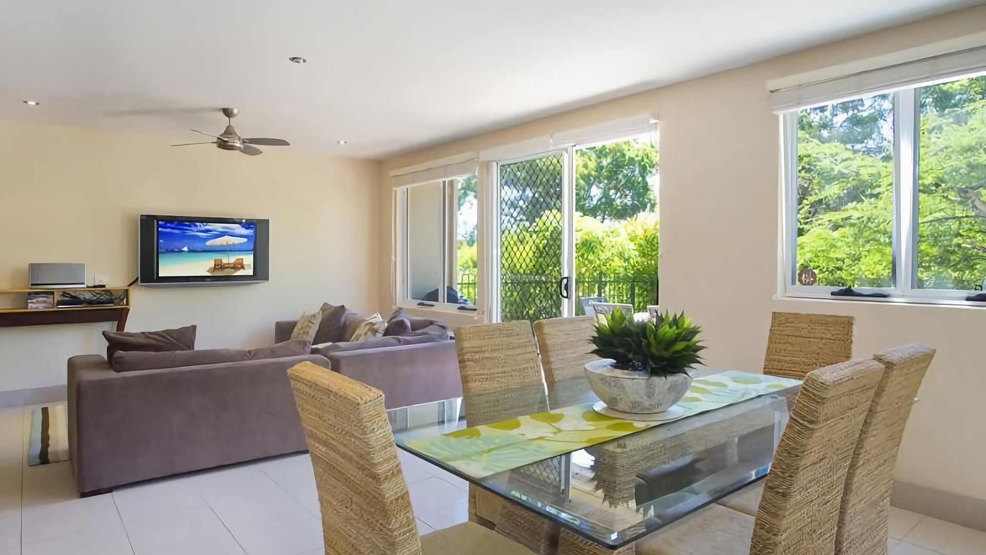 Little Cove Townhouse 4 - A short walk to Noosa National Park