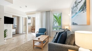 TV, DVD player - Laguna On Hastings 114 Hastings Street 32 (Noosa Heads)