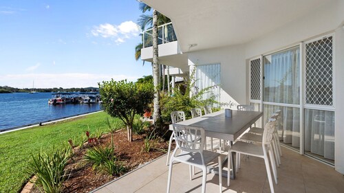Noosa River Gardens 1 - Ground floor unit with access to Noosa River & jetty