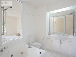 Shower, towels