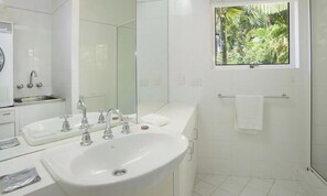 Shower, towels