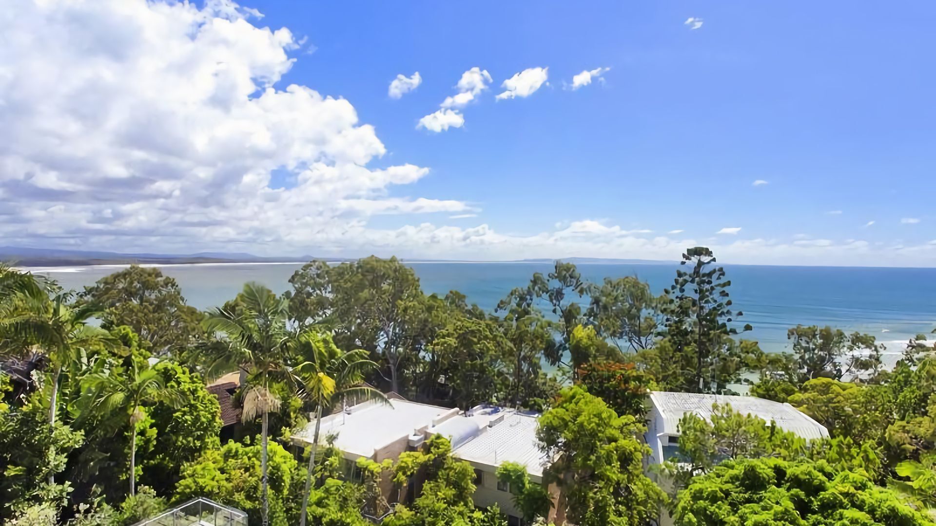 Spectacular views over Laguna Bay & Noosa National Park — image 12