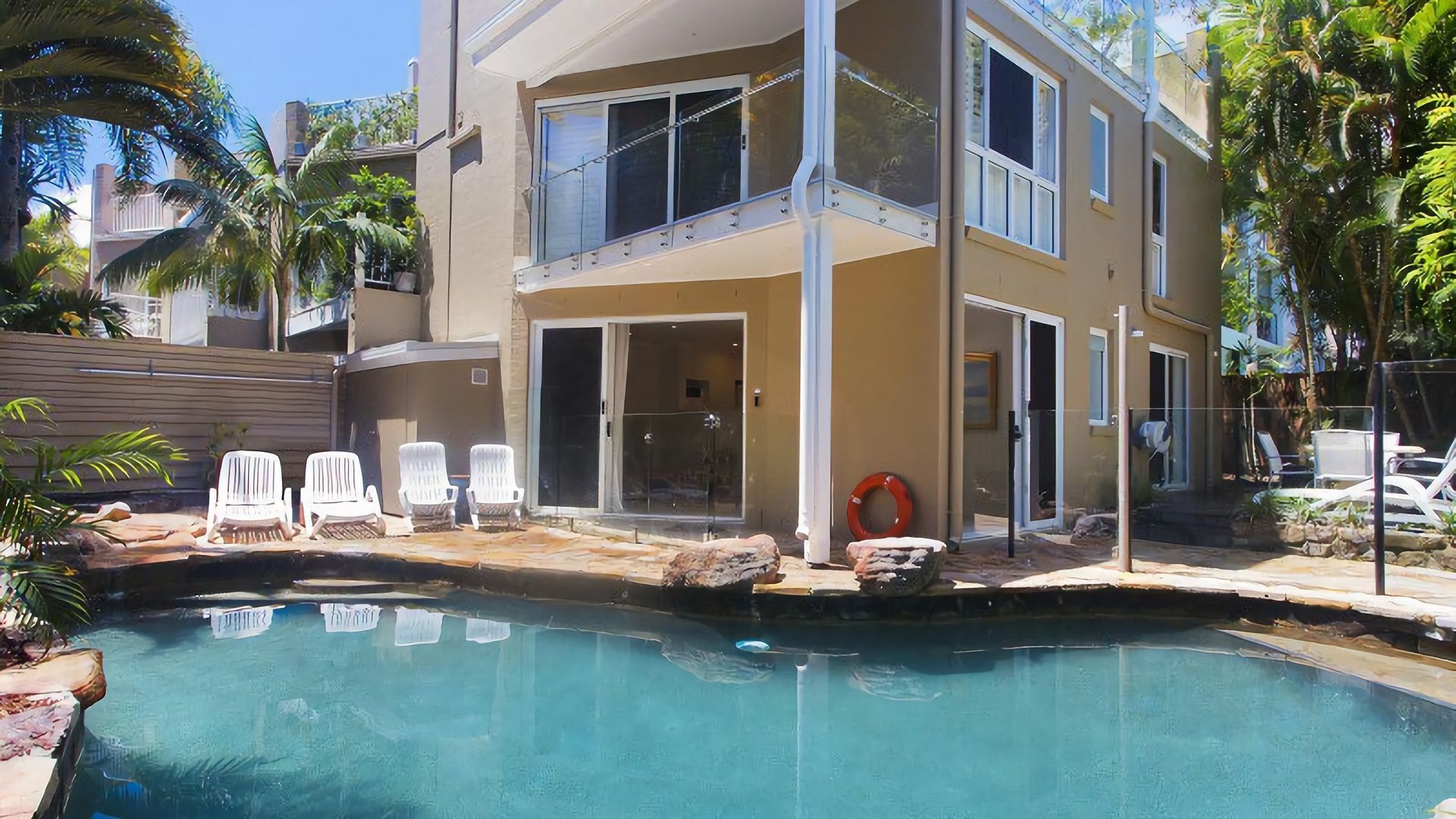 Naousa 1 Apartment - Hamptons inspired apartment