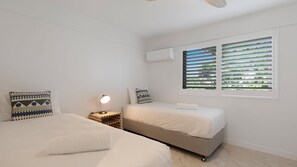 2 bedrooms, WiFi, bed sheets - Kalimna 2 - Stunning views of Laguna Bay (Noosa Heads)
