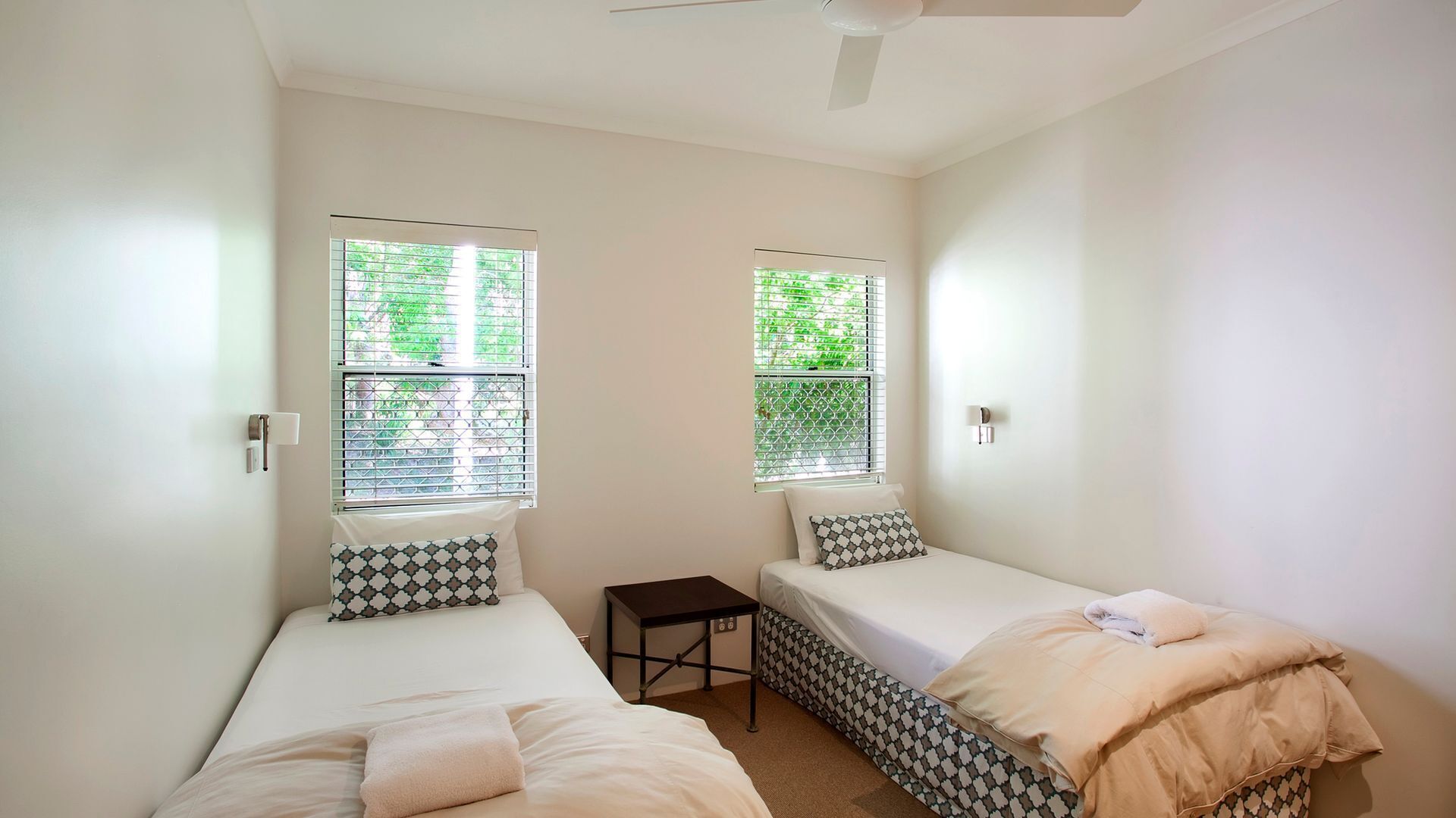 Spectacular Penthouse- Views & a short walk to Little Cove Beach — image 10