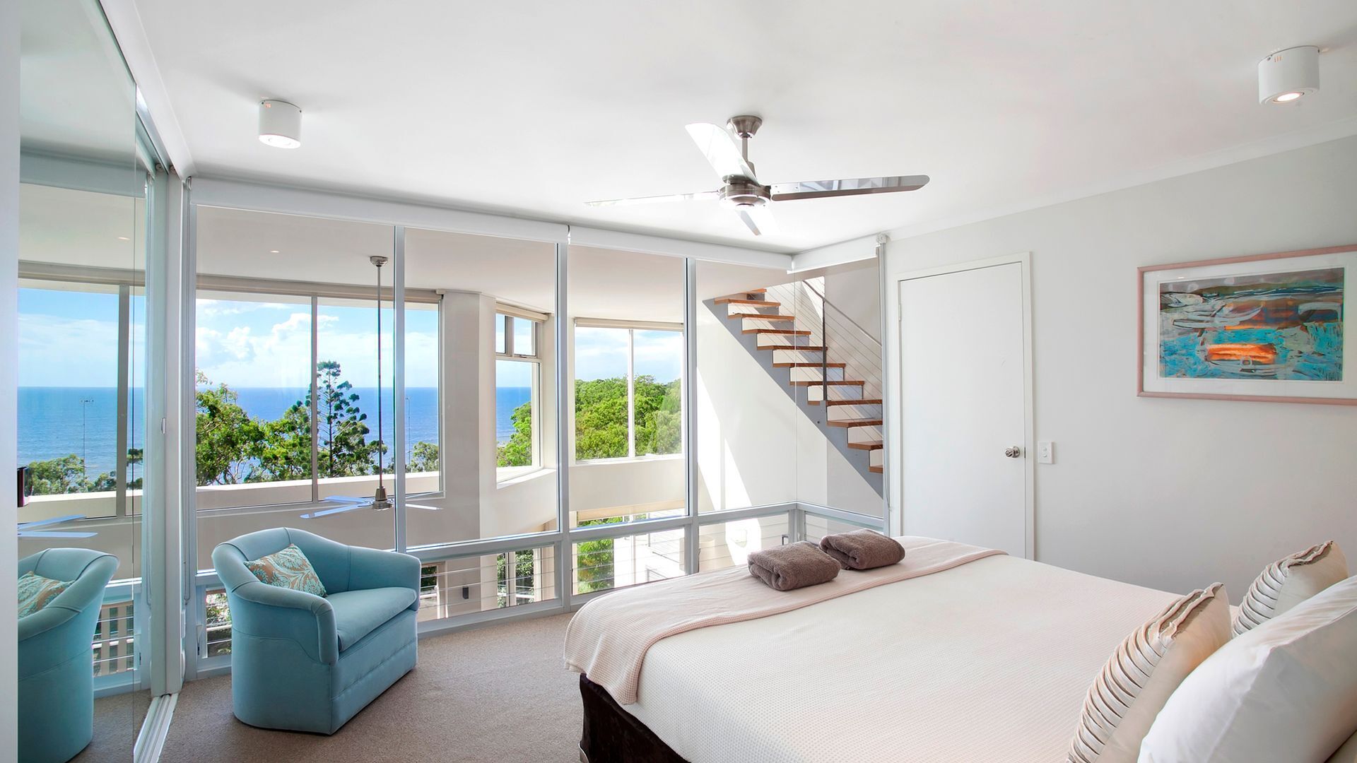 Spectacular Penthouse- Views & a short walk to Little Cove Beach — image 8