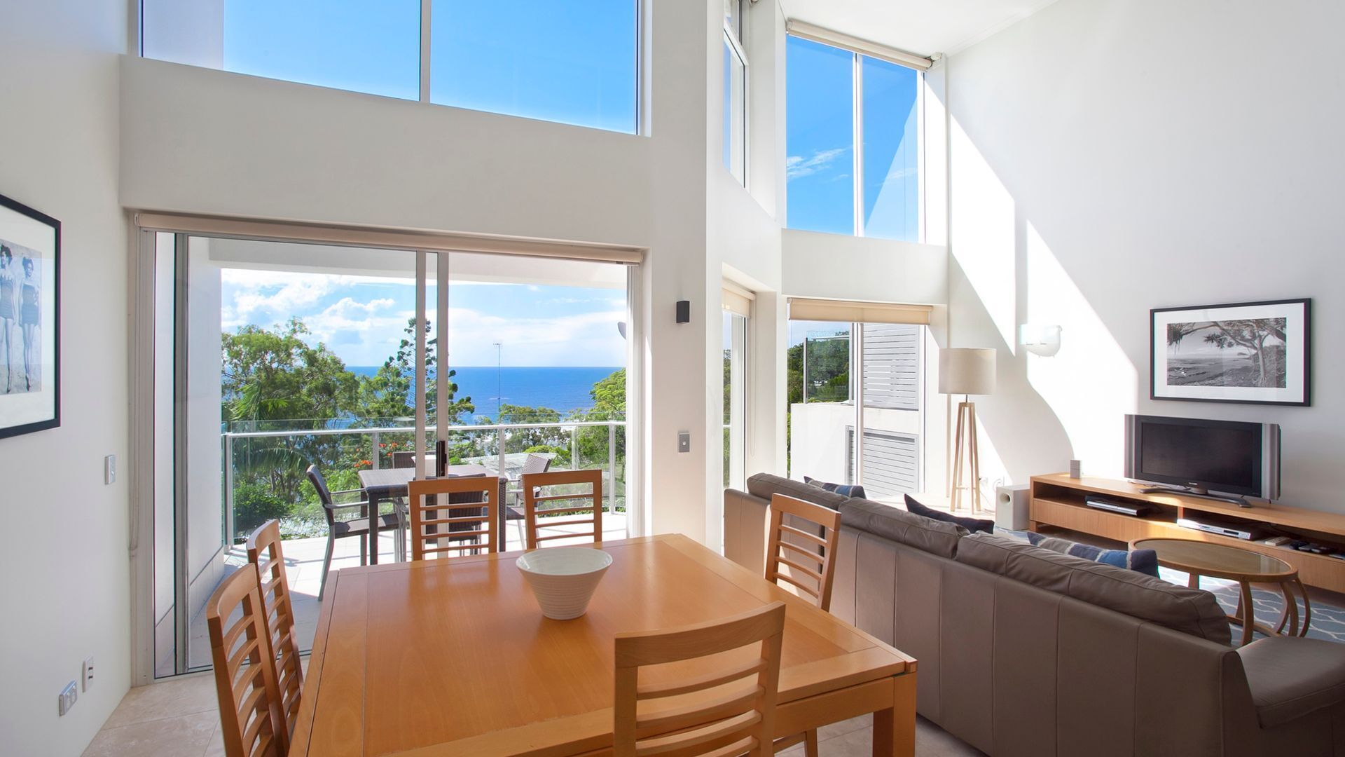 Spectacular Penthouse- Views & a short walk to Little Cove Beach — image 2