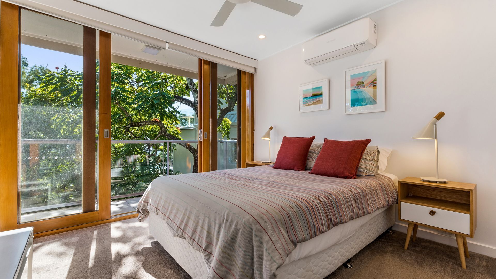 Little Cove Lodge 4 - Filtered views of Little Cove Beach & Laguna Bay — image 5