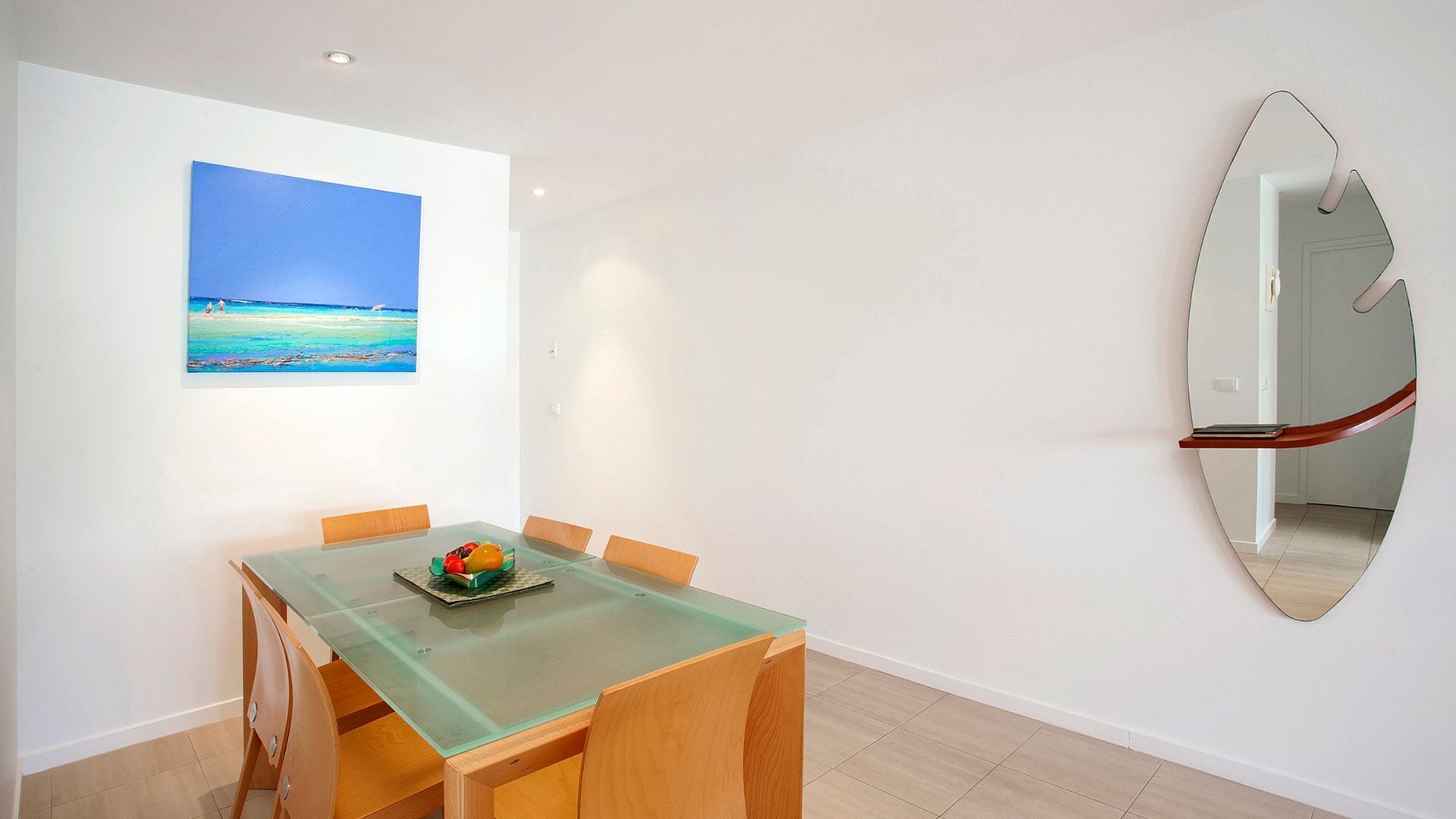 Top floor apartment on the iconic Hastings Street — image 3