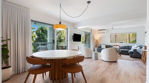 Dining - Pandanus Cove 2 - Close to beaches and Noosa National Park (Noosa Heads)