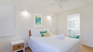 2 bedrooms, free WiFi, bed sheets - Dolphins 2 - Beach Rd apartment with views of Laguna Bay (Noosa Heads)