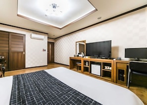 Cortines opaques i habitacions insonoritzades