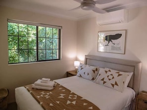 1 bedroom, WiFi, bed sheets - Costa Del Sol 4 Park Road 22 (Noosa Heads)