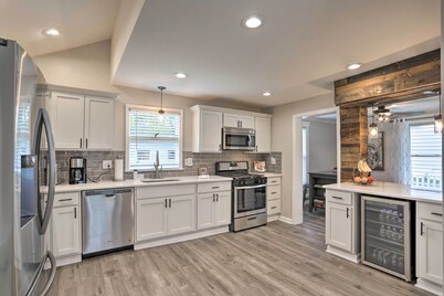 Pet-Friendly Home - 1/2 Mi to Downtown Willoughby!