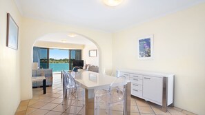 Dining - Sensational Water Front second floor apartment (Noosa Heads)