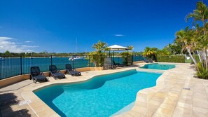 Pool - Commodore 1- Overlooking the picturesque Noosa River (Noosa Heads)