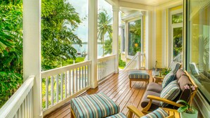 House, 5 Bedrooms | Balkoni