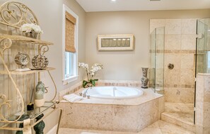 House, 5 Bedrooms | Bathroom