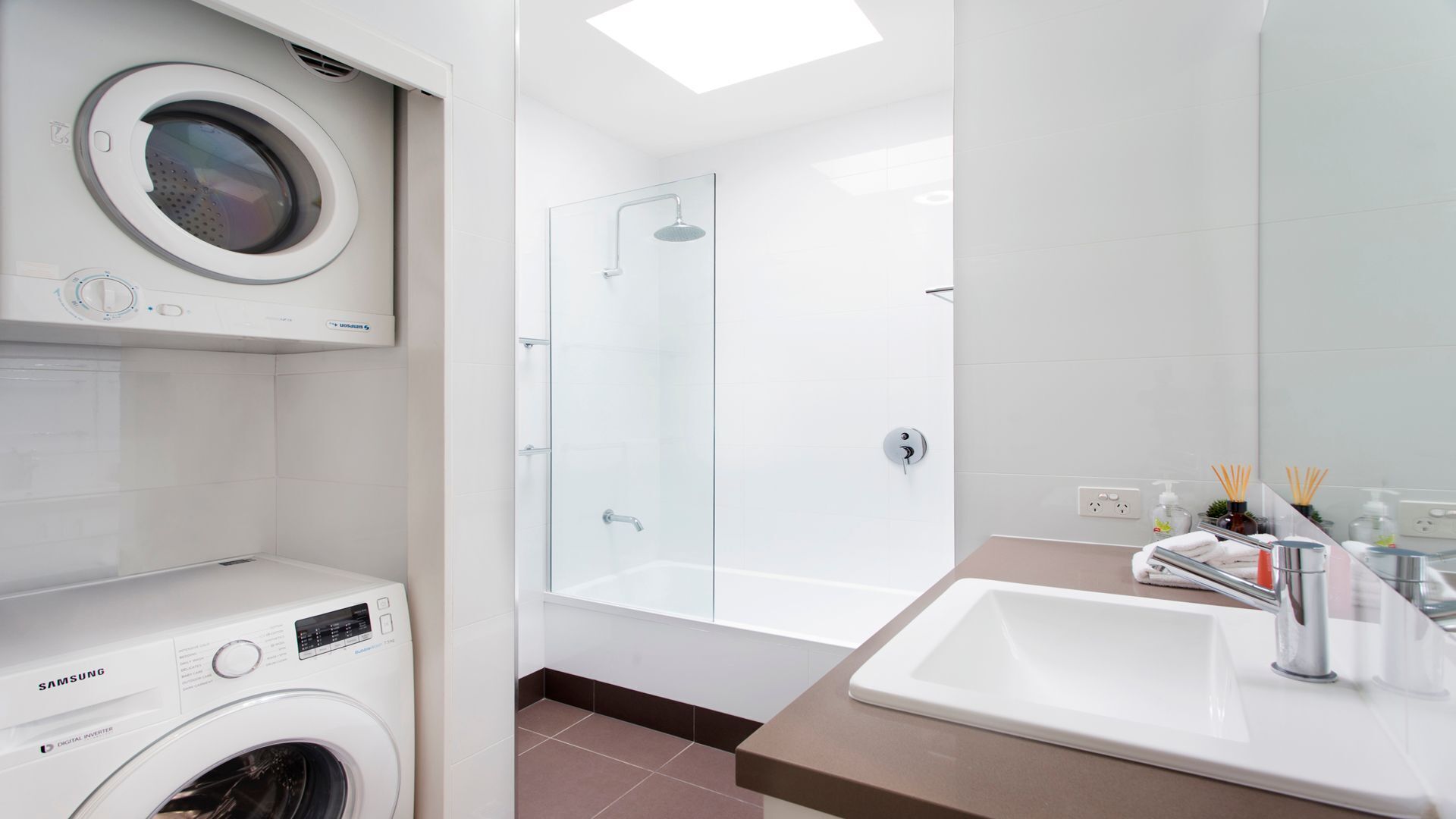 Park Cove 4- Fabulous Little Cove Beach apartment — image 2