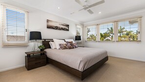 3 bedrooms, desk, free WiFi, bed sheets