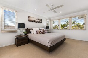 4 bedrooms, free WiFi, bed sheets