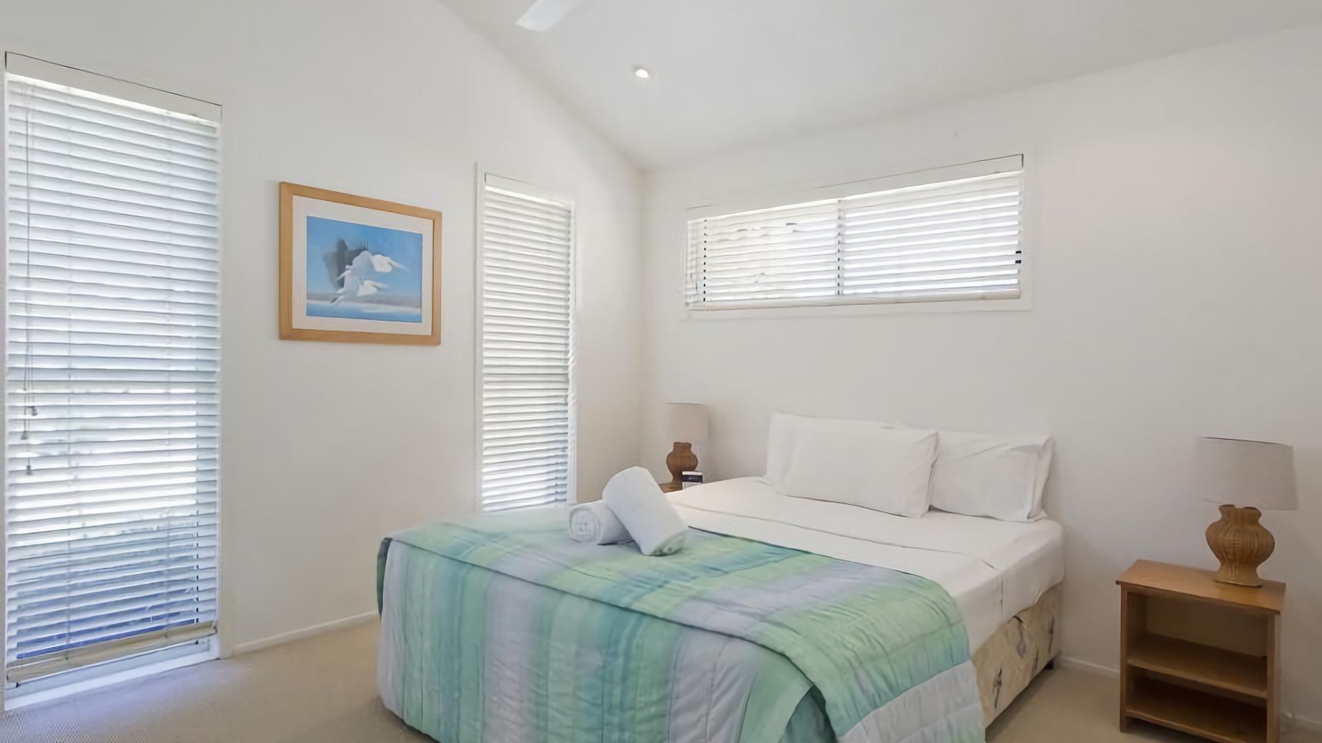Witta Circle 65  - 5 Minute walk to Hastings Street in prime beachfront location — image 9
