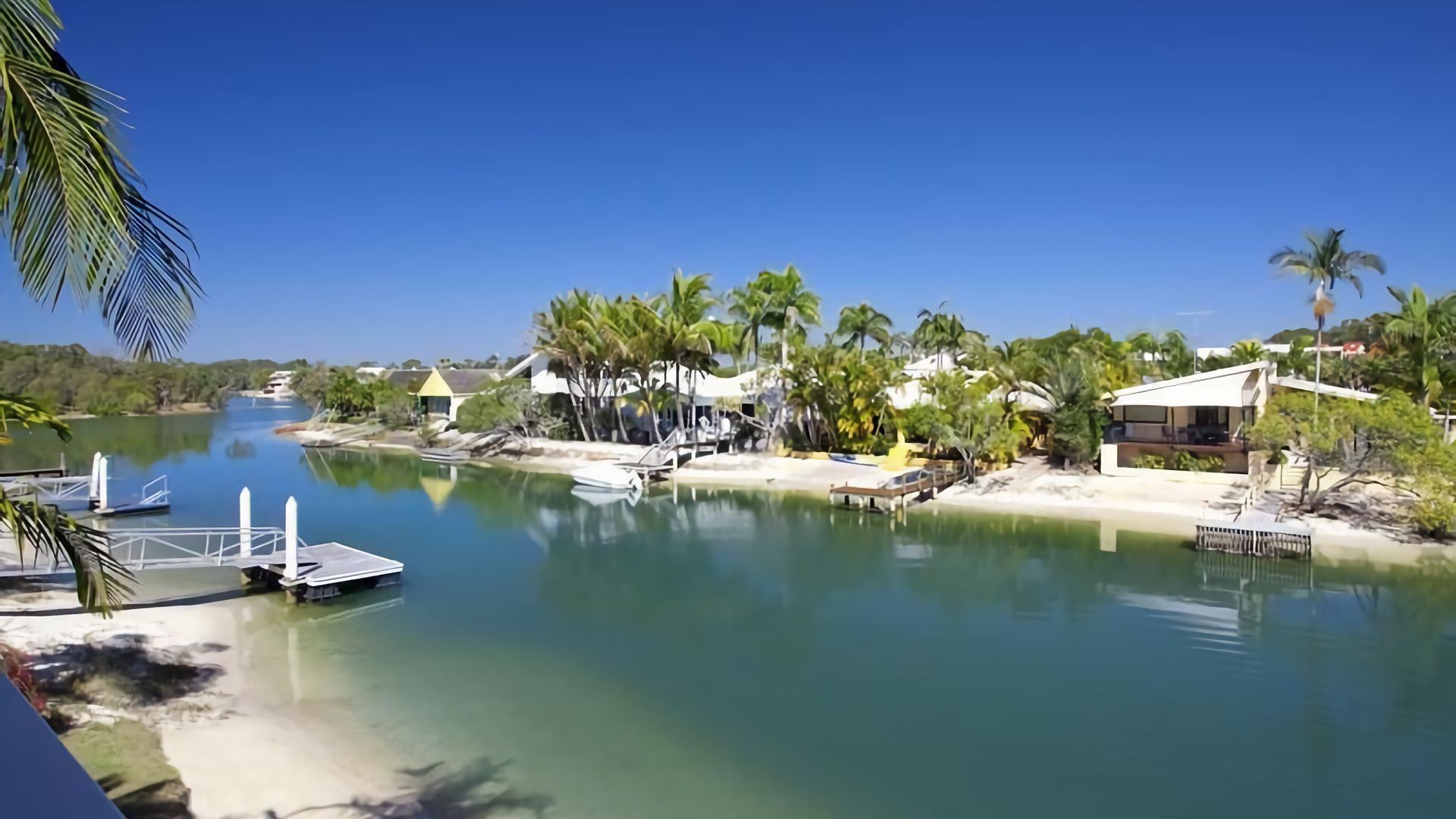 Cooran Court 37 - Waterfront property with Solar heated pool and WIFI