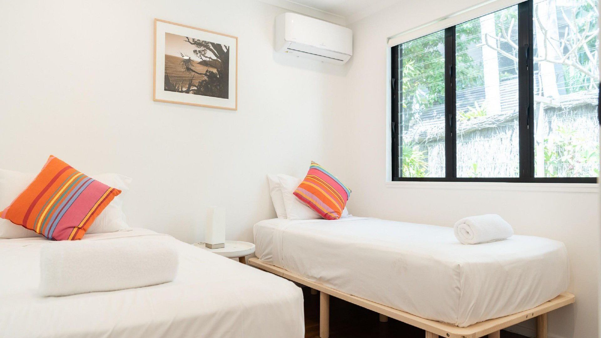 Mitti Street 8 - Short stroll to Little Cove Beach from this beautiful retreat — image 12