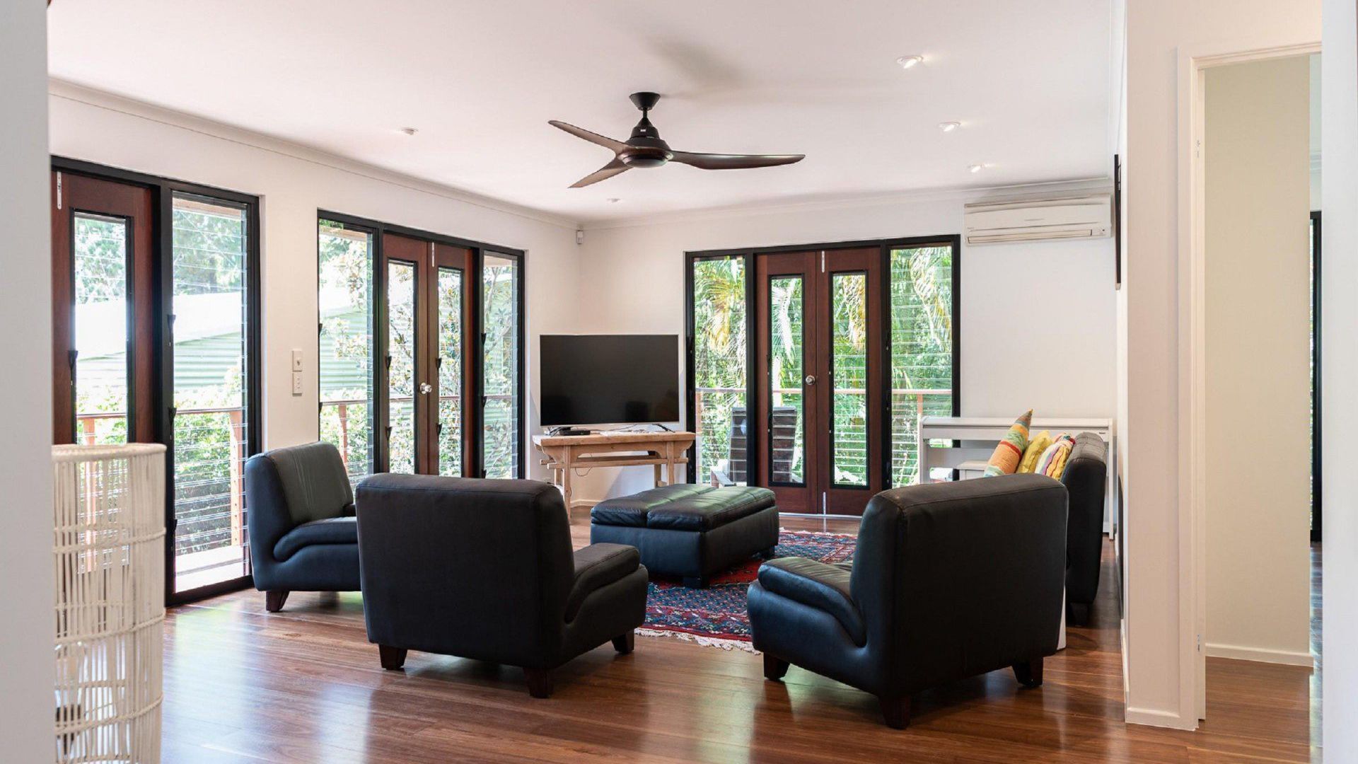 TV, Netflix, DVD player, streaming services