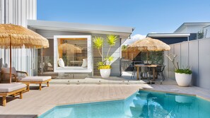 Pool - Sea views, minutes from the beach (Sunshine Beach)