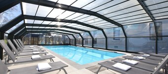 Group Villa with Pool & Sauna