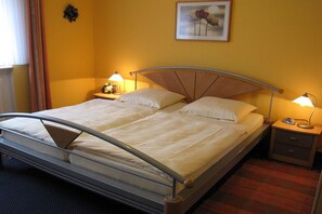 3 Schlafzimmer, BĂŒgeleisen/BĂŒgelbrett, kostenloses WLAN, BettwĂ€sche