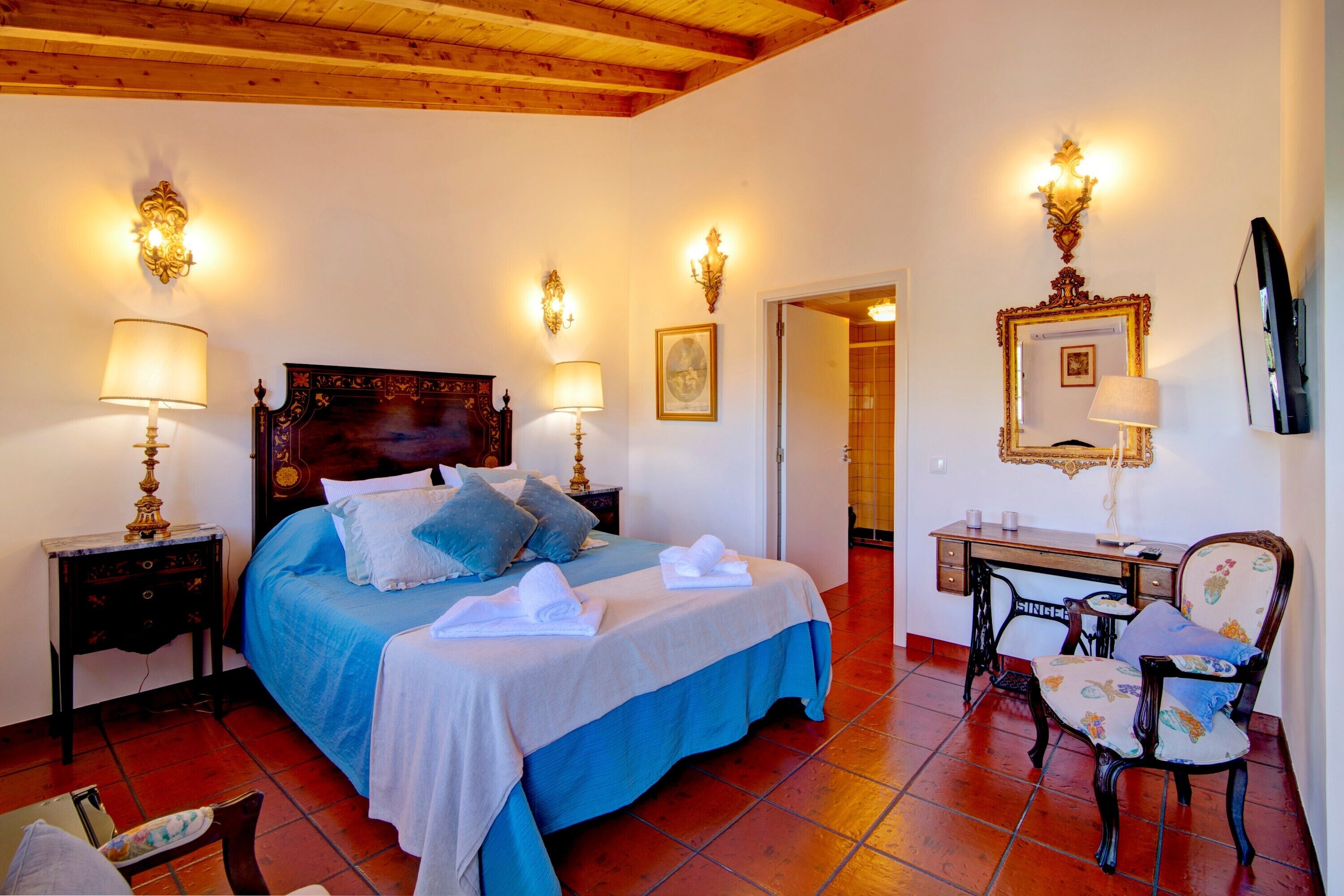 4 bedrooms, iron/ironing board, free WiFi, bed sheets