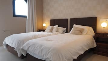4 chambres, fer et planche Ă  repasser, Wi-Fi gratuit, draps fournis