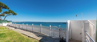 Holiday Apartment "Casa Nicole" close to the Sea with Terrace & Shared Garden